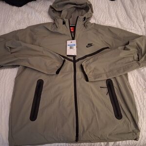 Nike Tech Men's Woven Jacket NWT Size Med